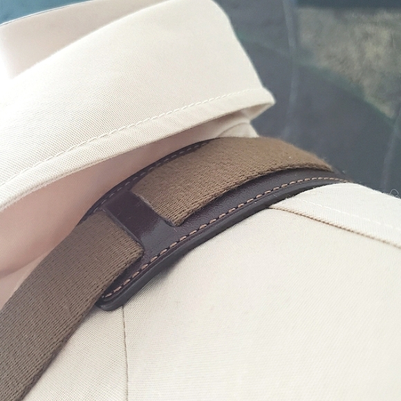 Coach | Signature Swing Pack Crossbody Messenger Bag - Picture 4 of 16